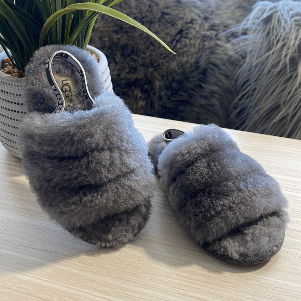 UGGS - Toddler Girl 9T Slippers/ Sandals